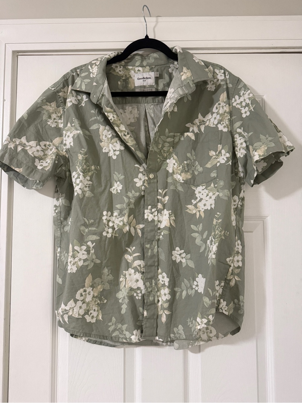 Goodfellow & Co Men’s Green Floral Button-Up Shirt